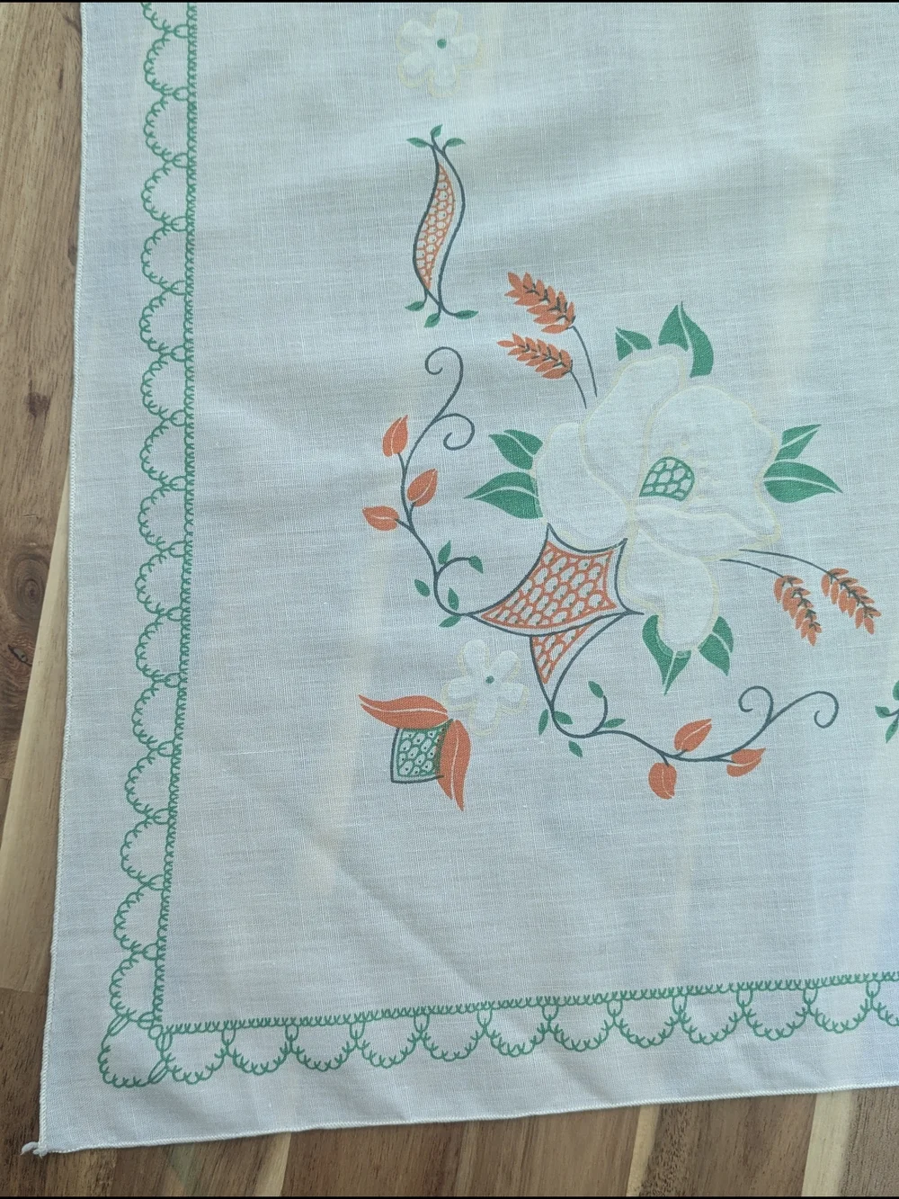 Printed Floral Linen Tablecloth – Southern Cottage, 70